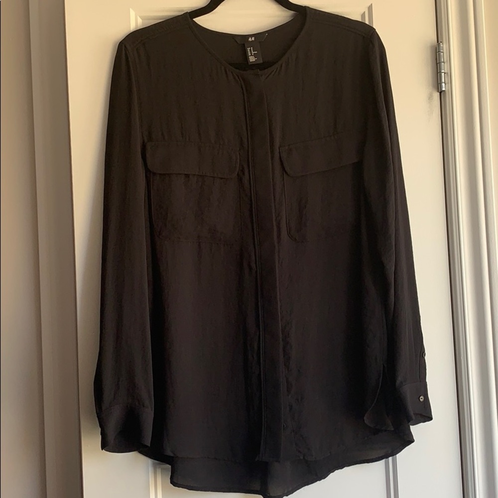 Black Flowy blouse with two front breast pockets